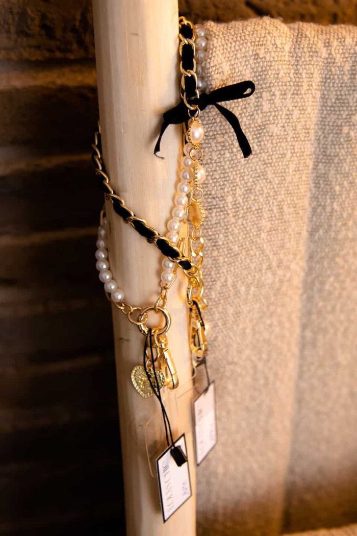 Short Movable Necklace Pearls