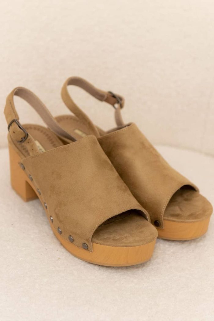 Camel Clog
