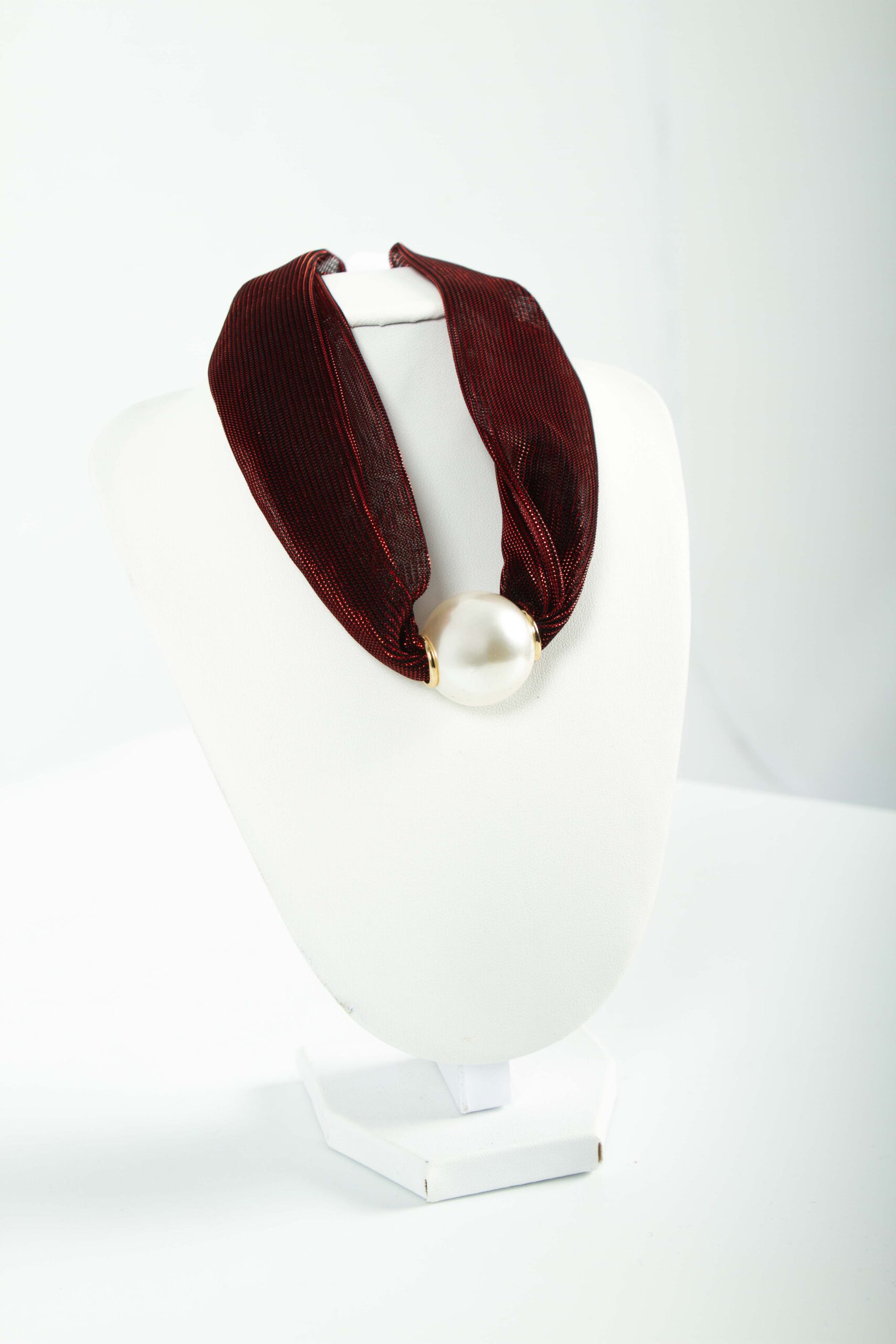 Collar tela and pearl