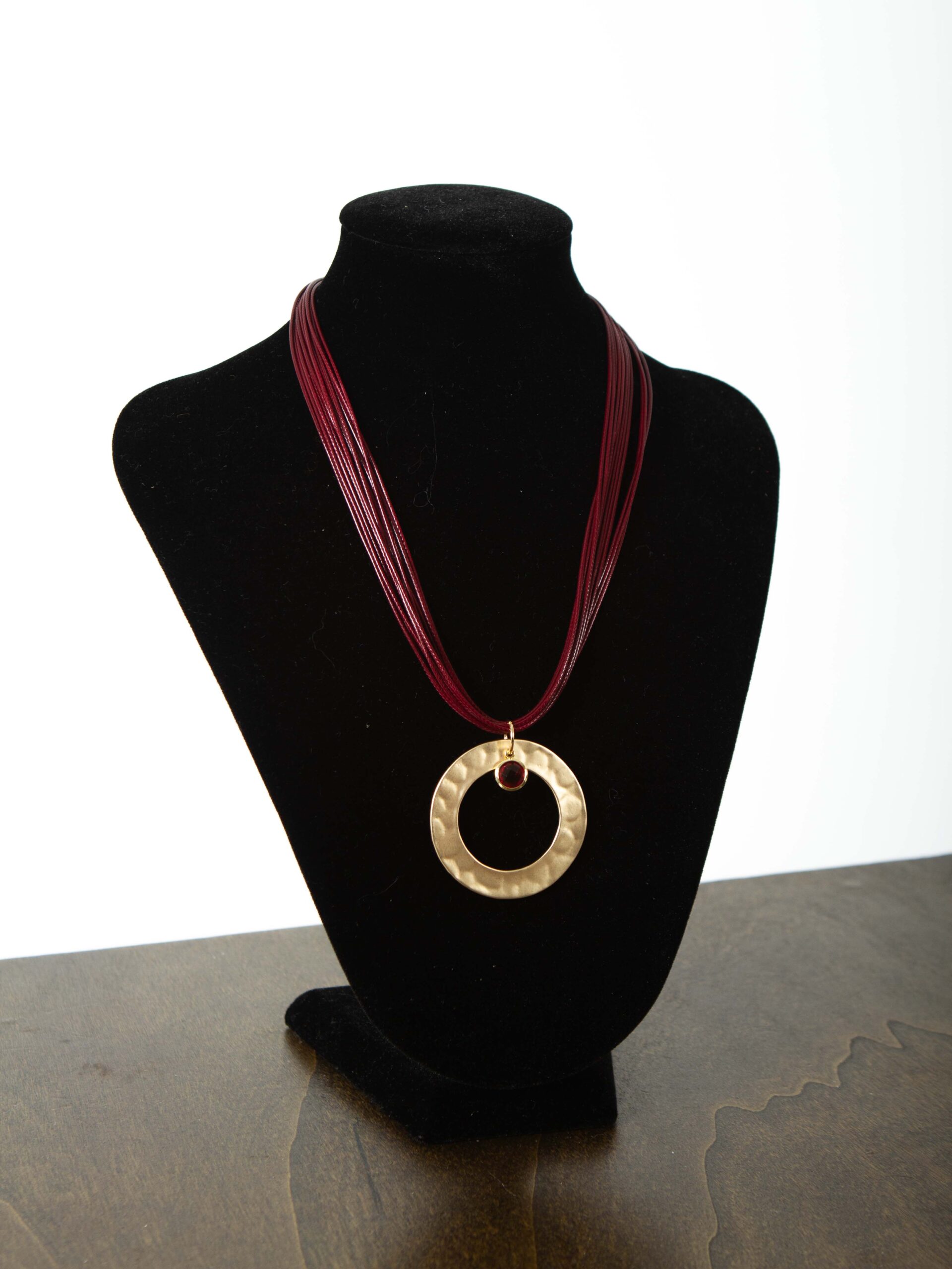 Collar burdeos aro dorado