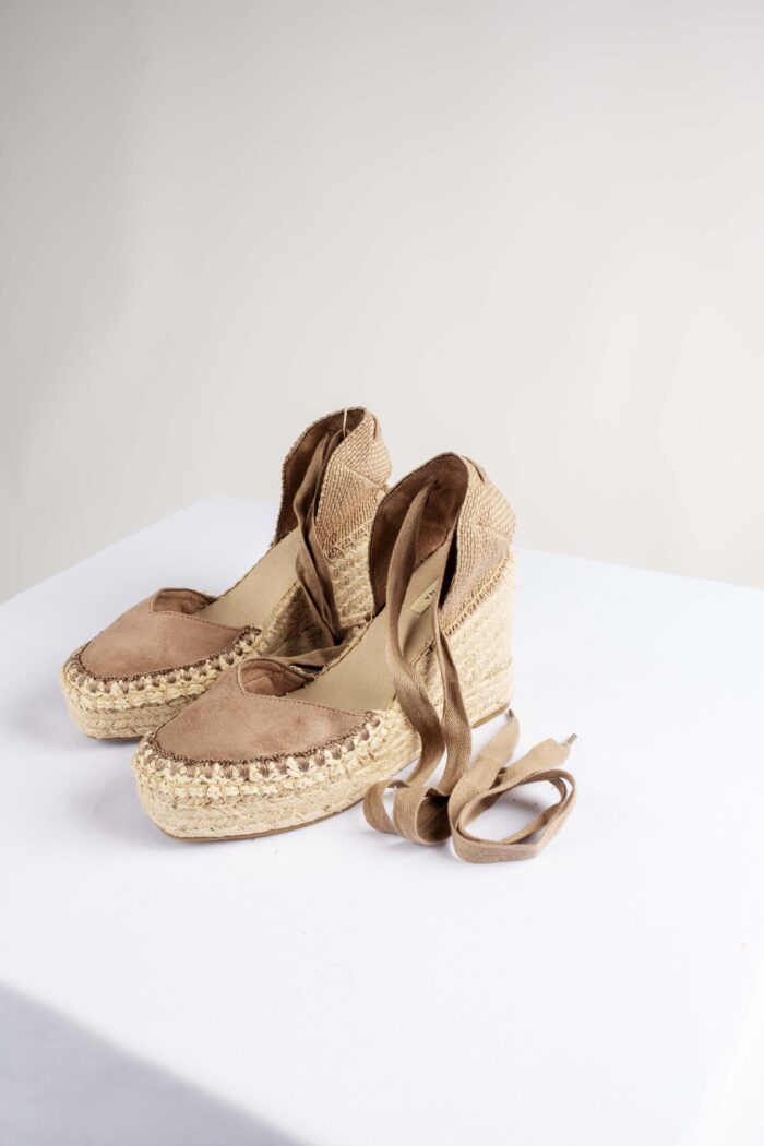 ELEGANT WEDGE SANDAL