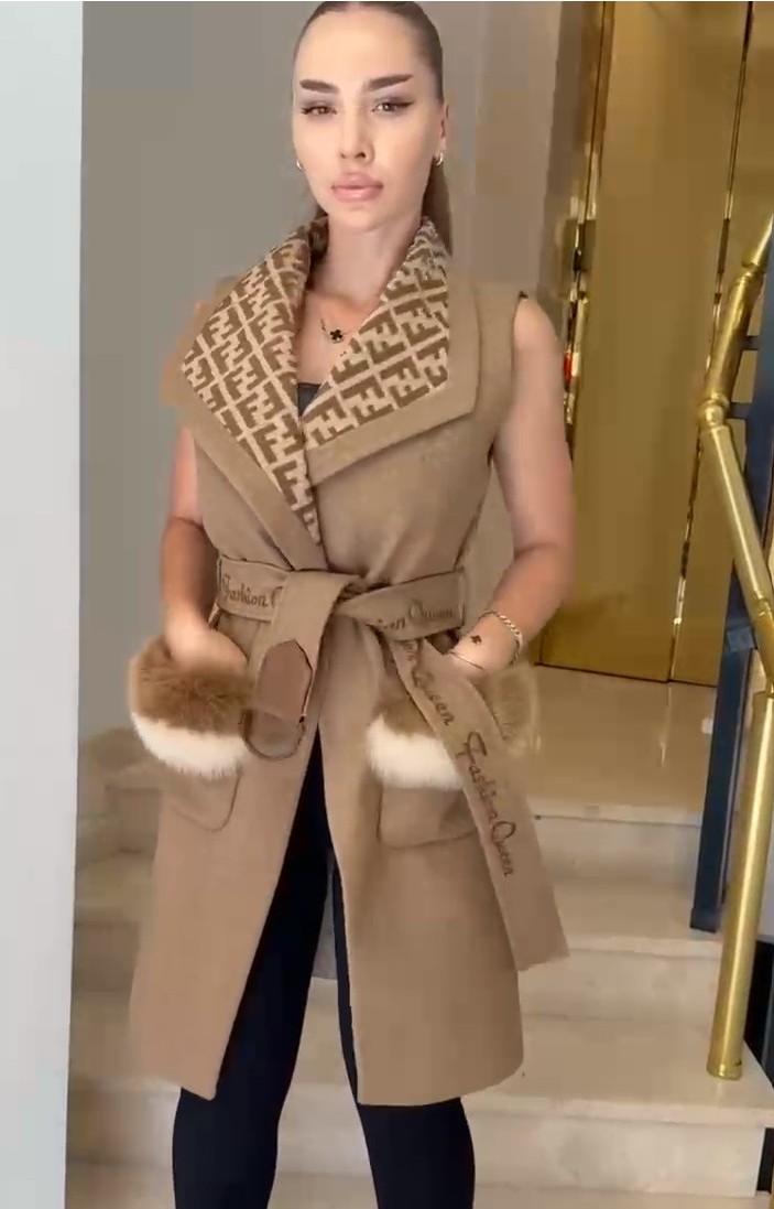 Queen Elegant Vest - Image 2