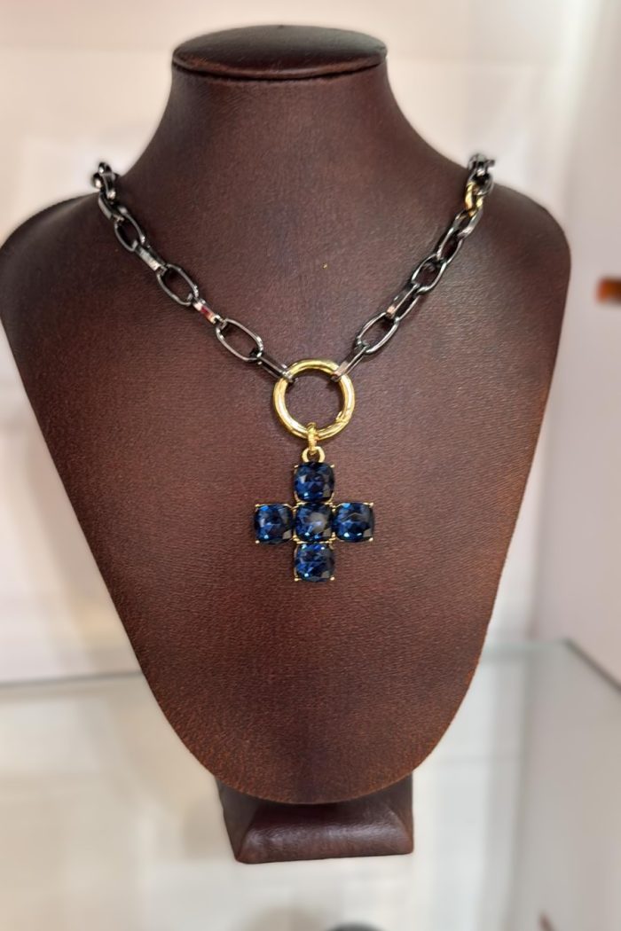 Blue round cross link chain necklace